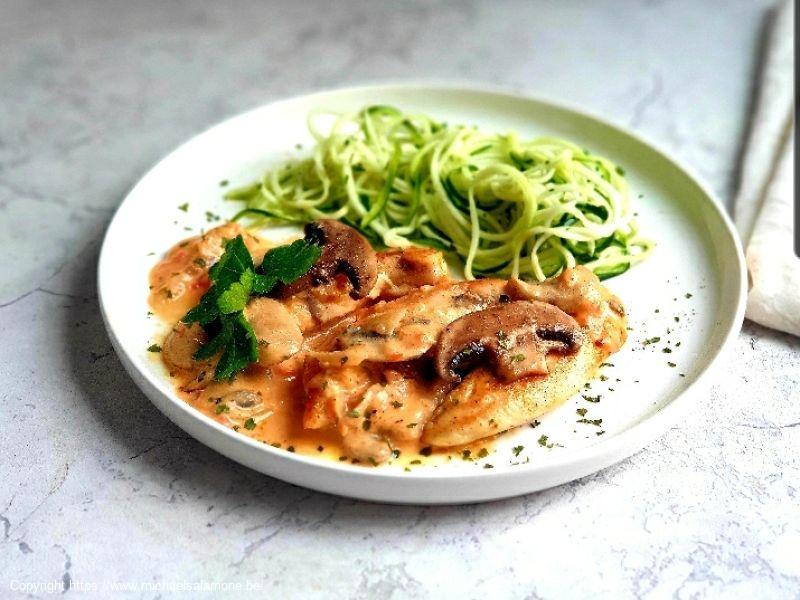 Aiguillette de poulet à la crème de champignon tomatée (1)